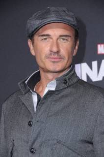 16 November 2017 - Westwood, California - Julian McMahon. Premiere Of Hulu s Marvel s Runaways held at Regency Village Theater in Westwood. Photo Credit: Birdie Thompson AdMedia 222389 AdMedia Starface 2017-11-16 CA Westwood Etats-Unis  Copyright: xAdMediax STAR_222389_012