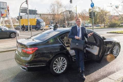 Deutsche Parteien: FDP. Scheitern der Jamaika-Sondierungsgespräche 2017 Berlin Christian Lindner - FDP, Eintreffen der Teilnehmer in der CDU Zentrale in der Klingelhoeferstrasse 8, 17.11.2017, *** Berlin Christian Lindner FDP arrive the Participants in the CDU Headquarters in the Klingelhoeferstrasse 8 17 11 2017 Copyright: xUwexKoch xEibner-Pressefotox EP_ukh