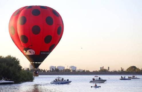 Dozens of hot air balloons are seen during their departure in the city of Leon, in the state of Guanajuato, Mexico, on 17 November 2017, during the first day of the International Balloon Festival 2017. International Balloon Festival 2017 !ACHTUNG: NUR REDAKTIONELLE NUTZUNG!  Copyright: xUlisesxRuizxBasurtox MEX05 20171117-636465466062334417