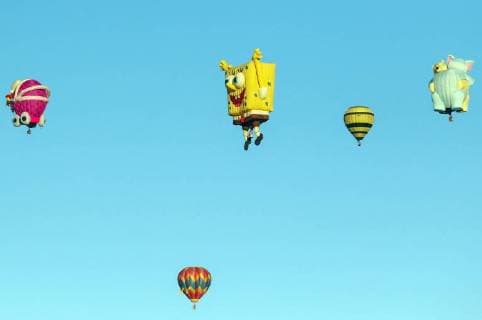 (171119) -- LEON, Nov. 19, 2017 -- Hot air balloons rise during the 2017 International Balloon Festival in Leon City of Guanajuato State, central Mexico, on Nov. 18, 2017. The four-day festival kicked off on Friday, with the participation of about 200 hot air balloons of different shapes and colors. Francisco Canedo) (jg) (rtg) (zxj) MEXICO-LEON-INTERNATIONAL BALLOON FESTIVAL e FranciscoxCanedo 