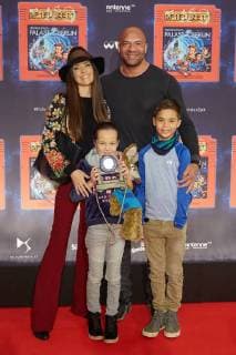 Detlef D! Soost mit Frau Kate Hall und Kindern Ayana und Carlos - Weltpremiere Deutschlands groesster Kindershow Spiel mit der Zeit im Friedrichstadt-Palast Berlin am 19.11.2017. Weltpremiere Spiel mit der Zeit