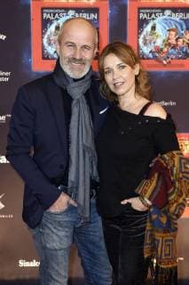 Tina Ruland und Lebenspartner Claus G. Öldorp bei der Premiere der Kindershow Spiel mit der Zeit im Friedrichstadt-Palast. Berlin, 19.11.2017