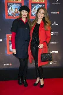 Pamela Falcon und Mara Bergmann bei der Premiere der Kindershow Spiel mit der Zeit im Friedrichstadt-Palast. Berlin, 19.11.2017