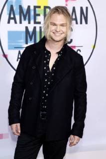 Nick Dean bei der Verleihung der 44. American Music Awards im Microsoft Theatre. Los Angeles, 19.11.2017