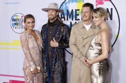Hayley Stommel, Tyler Hubbard, Brian Kelley und Brittney Marie Cole bei der Verleihung der 44. American Music Awards im Microsoft Theatre. Los Angeles, 19.11.2017