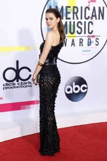 Maia Mitchell bei der Verleihung der 44. American Music Awards im Microsoft Theatre. Los Angeles, 19.11.2017