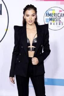 Hailee Steinfeld bei der Verleihung der 44. American Music Awards im Microsoft Theatre. Los Angeles, 19.11.2017
