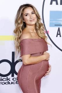 Jessie James Decker bei der Verleihung der 44. American Music Awards im Microsoft Theatre. Los Angeles, 19.11.2017