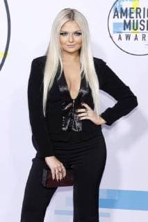 Bebe Rexha bei der Verleihung der 44. American Music Awards im Microsoft Theatre. Los Angeles, 19.11.2017