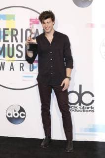 Shawn Mendes bei der Verleihung der 44. American Music Awards im Microsoft Theatre. Los Angeles, 19.11.2017
