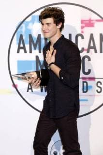 Shawn Mendes bei der Verleihung der 44. American Music Awards im Microsoft Theatre. Los Angeles, 19.11.2017