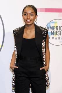 Yara Shahidi bei der Verleihung der 44. American Music Awards im Microsoft Theatre. Los Angeles, 19.11.2017