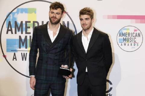 Alex Pall und Andrew Taggart (The Chainsmokers) bei der Verleihung der 44. American Music Awards im Microsoft Theatre. Los Angeles, 19.11.2017