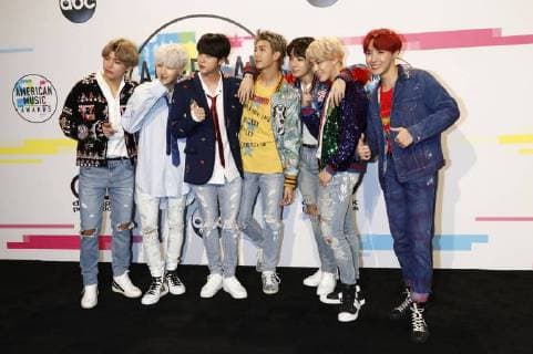 BTS Bangtan Boys bei der Verleihung der 44. American Music Awards im Microsoft Theatre. Los Angeles, 19.11.2017