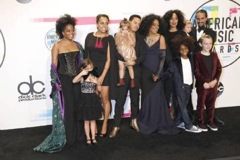Diana Ross mit Familie bei der Verleihung der 44. American Music Awards im Microsoft Theatre. Los Angeles, 19.11.2017