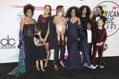Diana Ross mit Familie bei der Verleihung der 44. American Music Awards im Microsoft Theatre. Los Angeles, 19.11.2017