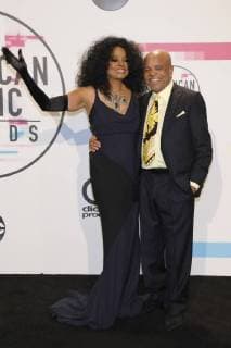 Diana Ross und Berry Gordy bei der Verleihung der 44. American Music Awards im Microsoft Theatre. Los Angeles, 19.11.2017