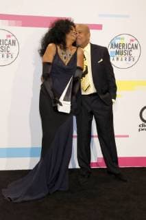 Diana Ross und Berry Gordy bei der Verleihung der 44. American Music Awards im Microsoft Theatre. Los Angeles, 19.11.2017