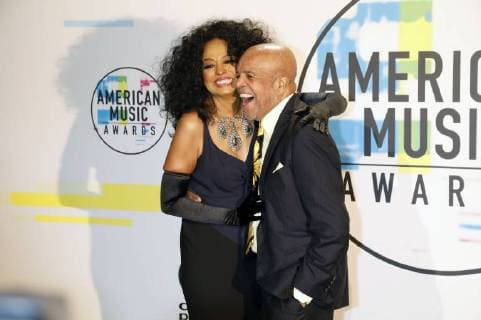 Diana Ross und Berry Gordy bei der Verleihung der 44. American Music Awards im Microsoft Theatre. Los Angeles, 19.11.2017