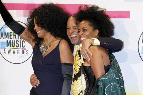 Diana Ross, Berry Gordy, Rhonda Ross Kendrick bei der Verleihung der 44. American Music Awards im Microsoft Theatre. Los Angeles, 19.11.2017
