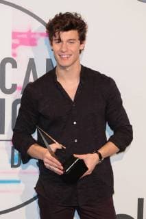 Presiträger Shawn Mendes bei den American Music Awards am 19.11.2017 in Los Angeles 2017 American Music Awards in Los Angeles - Pressroom Preistraeger
