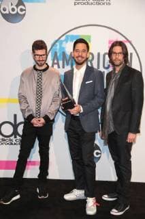 Presiträger: Die Band Linkin Park mit Brad Delson, Mike Shinoda und Rob Bourdon bei den American Music Awards am 19.11.2017 in Los Angeles 2017 American Music Awards in Los Angeles - Pressroom Preistraeger