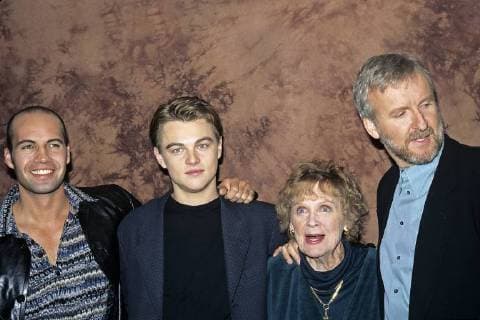 Press conference Portrait of Leonardo DiCaprio with his Titanic director James Cameron and co-stars Billy Zane and Gloria Stuart 1997 © JRC Photo Library The Hollywood Archive (All Rights Reserved) Los Angeles CA USA  Copyright: xJ.xCummingsx 33480_315THA