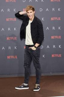 Lukas Sauer - Europapremiere der ersten deutschen Netflix Original Serie DARK im Zoopalast in Berlin am 20.11.207. Europapremiere DARK