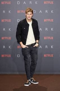 Lukas Sauer - Europapremiere der ersten deutschen Netflix Original Serie DARK im Zoopalast in Berlin am 20.11.207. Europapremiere DARK