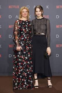 Joerdis Triebel und Lisa Vicari - Europapremiere der ersten deutschen Netflix Original Serie DARK im Zoopalast in Berlin am 20.11.207. Europapremiere DARK