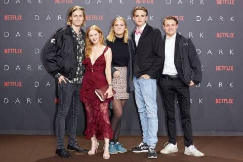 Moritz Jahn, Gina Alice Stiebitz, Nele Trebs, Ludger Boekelmann und Paul Lux - Europapremiere der ersten deutschen Netflix Original Serie DARK im Zoopalast in Berlin am 20.11.207. Europapremiere DARK