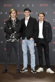 Moritz Jahn, Ludger Bökelmann und Paul Lux bei der Premiere der Netflix Serie Dark im Kino im Zoo-Palast. Berlin, 20.11.2017