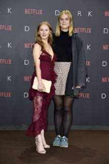Gina Alice Stiebitz und Nele Trebs bei der Premiere der Netflix Serie Dark im Kino im Zoo-Palast. Berlin, 20.11.2017