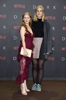 Gina Alice Stiebitz und Nele Trebs bei der Premiere der Netflix Serie Dark im Kino im Zoo-Palast. Berlin, 20.11.2017