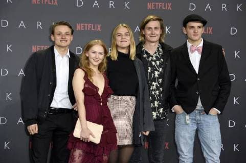 Paul Lux, Gina Alice Stiebitz, Nele Trebs, Moritz Jahn und Ludger Bökelmann bei der Premiere der Netflix Serie Dark im Kino im Zoo-Palast. Berlin, 20.11.2017