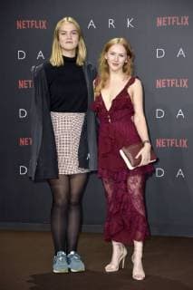 Nele Trebs und Gina Alice Stiebitz bei der Premiere der Netflix Serie Dark im Kino im Zoo-Palast. Berlin, 20.11.2017