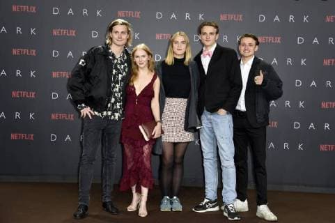 Moritz Jahn, Gina Alice Stiebitz, Nele Trebs, Ludger Bökelmann und Paul Lux bei der Premiere der Netflix Serie Dark im Kino im Zoo-Palast. Berlin, 20.11.2017