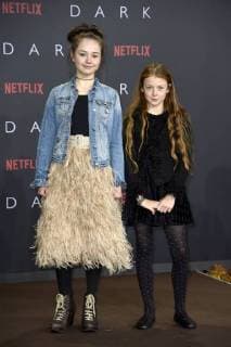Ella Lee Stanley und Gwendolyn Göbel bei der Premiere der Netflix Serie Dark im Kino im Zoo-Palast. Berlin, 20.11.2017