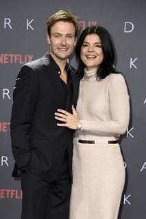 Andreas Pietschmann und Jasmin Tabatabai bei der Premiere der Netflix Serie Dark im Kino im Zoo-Palast. Berlin, 20.11.2017