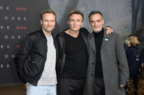 Mark Waschke, Oliver Masucci und Anatole Taubmann bei der Premiere der Netflix Serie Dark im Kino im Zoo-Palast. Berlin, 20.11.2017