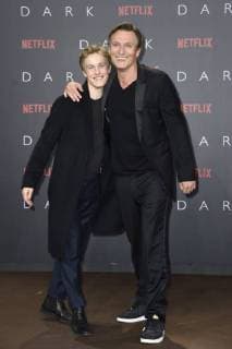 Louis Hofmann und Oliver Masucci bei der Premiere der Netflix Serie Dark im Kino im Zoo-Palast. Berlin, 20.11.2017