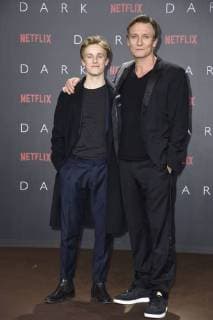 Louis Hofmann und Oliver Masucci bei der Premiere der Netflix Serie Dark im Kino im Zoo-Palast. Berlin, 20.11.2017