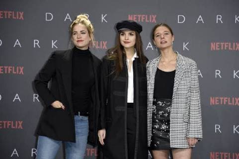 Merle Collet, Luise Befort und Svenja Jung bei der Premiere der Netflix Serie Dark im Kino im Zoo-Palast. Berlin, 20.11.2017