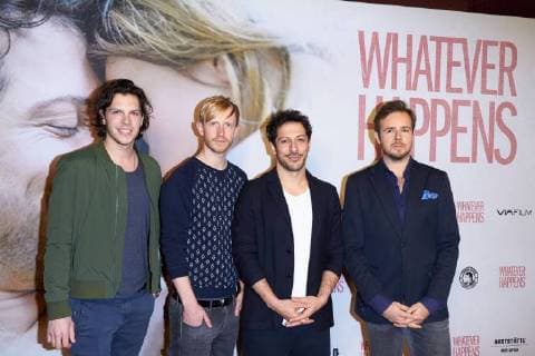 Bilder des Tages Bastian Hagen, David Zimmerschied, Fahri Yardim und Niels Laupert (Regie) - Premiere von WHATEVER HAPPENS in Berlin am 21.11.2017. Premiere WHATEVER HAPPENS
