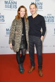 Lavinia Wilson mit Freund Barnaby Metschurat bei der Publikumspremiere von Der Mann aus dem Eis im Zoo Palast in Berlin am 21.11.2017