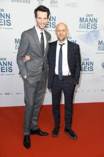 Sabin Tambrea, Juergen Vogel bei der Publikumspremiere von Der Mann aus dem Eis im Zoo Palast in Berlin am 21.11.2017