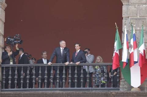 November 21, 2017 - Mexico City, MEXICO, MEXICO - Mexican President Enrique Pena Nieto, second from left, chats with Slovakia s President Andrej Kiska during his welcoming ceremony at the National Palace in Mexico City, Tuesday, November 21, 2017. ANTONIO NAVA PI Mexico City MEXICO - ZUMAp124 20171121_zaa_p124_012 Copyright: xAntonioxNava Pix