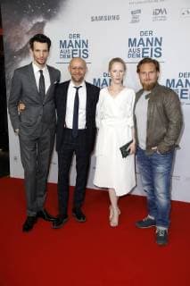 Sabin Tambrea, Jürgen Vogel, Susanne Wuest und Axel Stein bei der Premiere des Kinofilm Der Mann aus dem Eis im Zoo Palast. Berlin, 21.11.2017