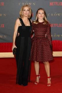 The Crown Series 2 World TV premiere London, UK. Gillian Anderson and guest at The Crown Series 2 World TV premiere at the Odeon Leicester Square, London on Tuesday 21 November 2017 LMK73-J1163 -221117 