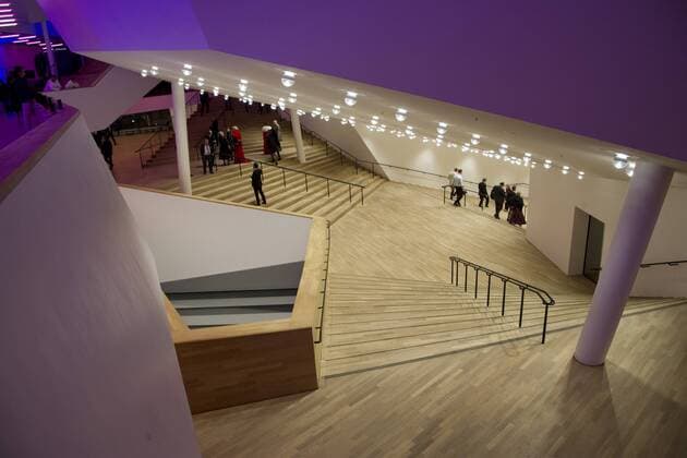 Innenaufnahme, Treppenhaus, Foyer, allgemein, Feature, Randmotiv, Elbphilharmonie, Konzerthaus, Architektur, ECHO Klassik-Verleihung - Deutscher Musikpreis 2017 in der Elbphilharmonie in Hamburg, 29.10.2017.